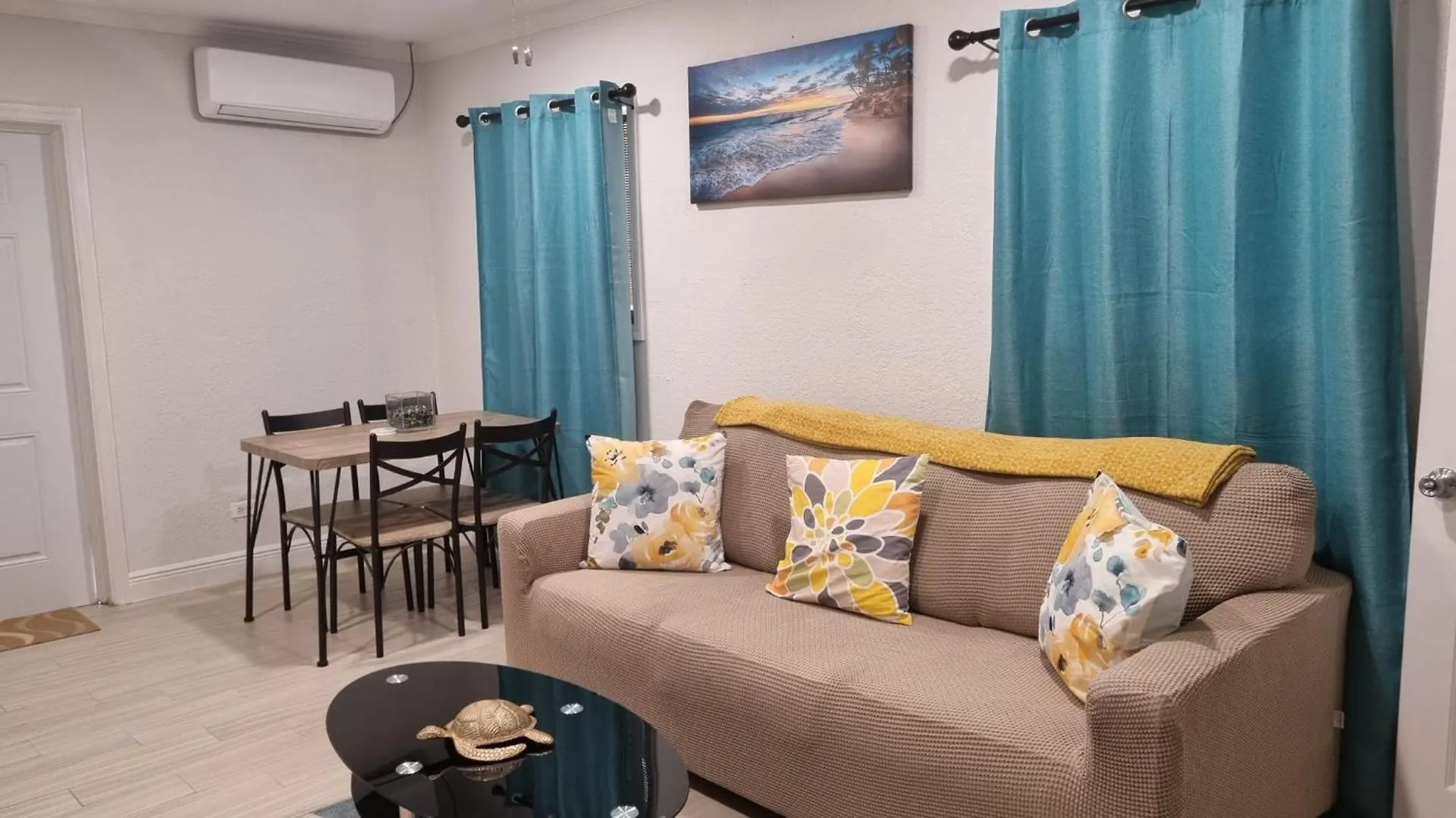 Sheer Bliss Beachview Apt #4 George Town